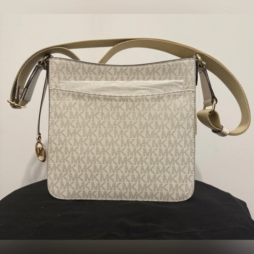 Michael Kors Jet Set Travel Small Signature Logo Messenger Bag. Color:Multi - Picture 5 of 10